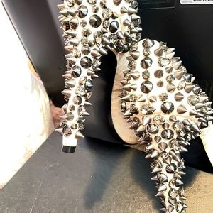 Leather snake print Sam Edelman shoes with spikes and crystals. Size 11.